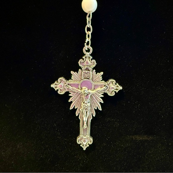 White Adoration of the Blessed Virgin Mary Prayer Rosary - Picture 4 of 4